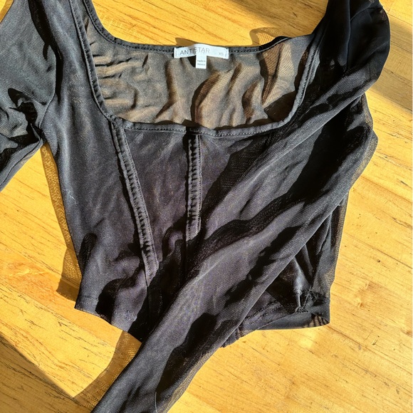 Black Mesh Top ✨ - Picture 3 of 5